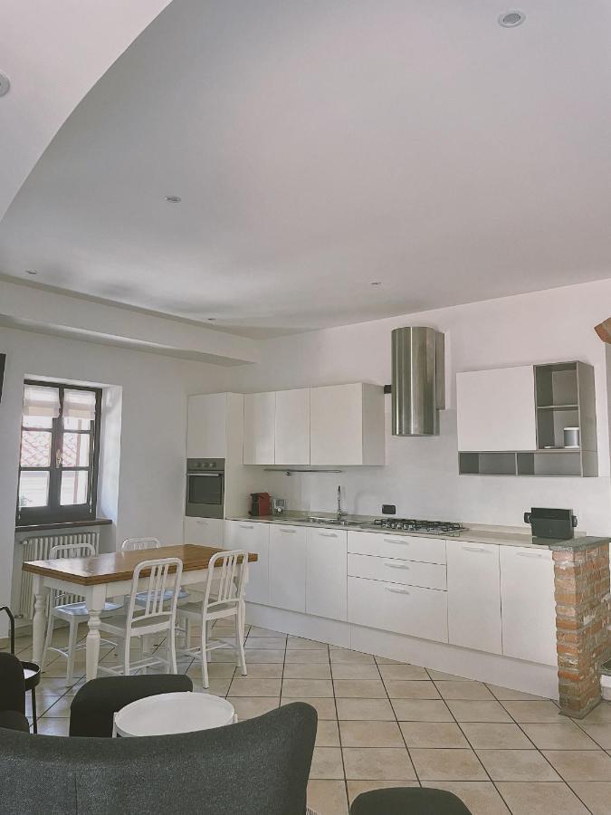 Casa Lobe - Charming Apartment In Village Centre La Morra Kültér fotó