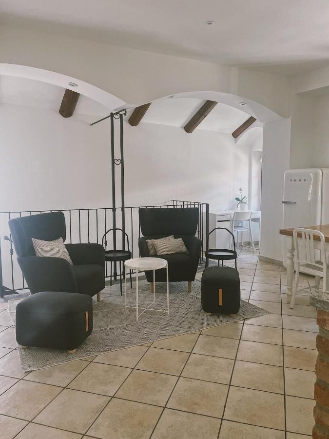 Casa Lobe - Charming Apartment In Village Centre La Morra Kültér fotó