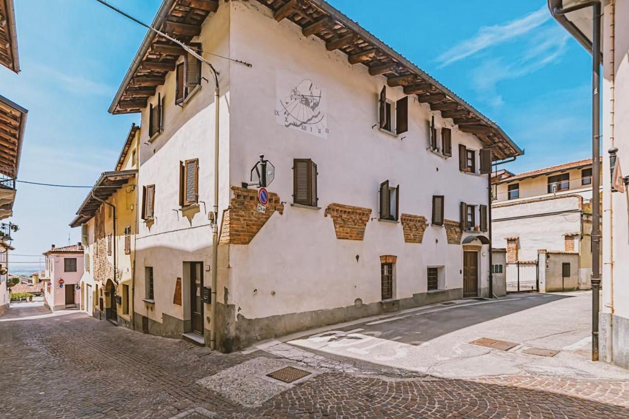 Casa Lobe - Charming Apartment In Village Centre La Morra Kültér fotó
